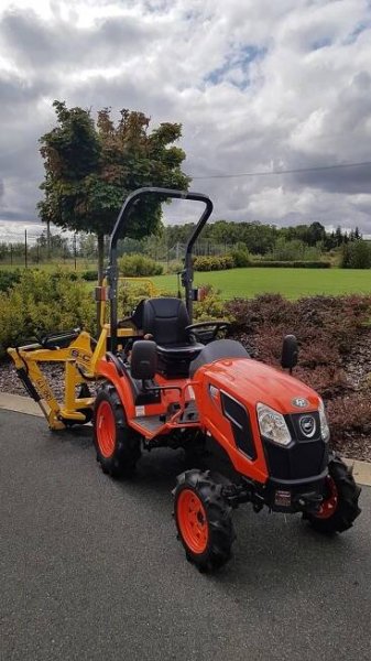 Traktor Kioti CS2220