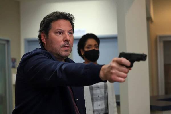 V plamenech - Jednoho dne - Z filmu - Greg Grunberg
