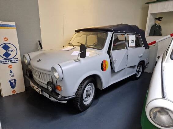 Nejdražší i nejbizarnější trabant na světě. Unikátní "bakeliťáci" z Berlína