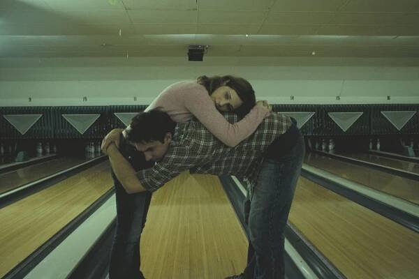 Zooey Deschanel, Paul Schneider - Všechny prima holky - Z filmu