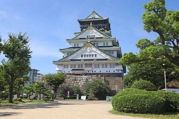 White facade of Osaka Castle, Osaka