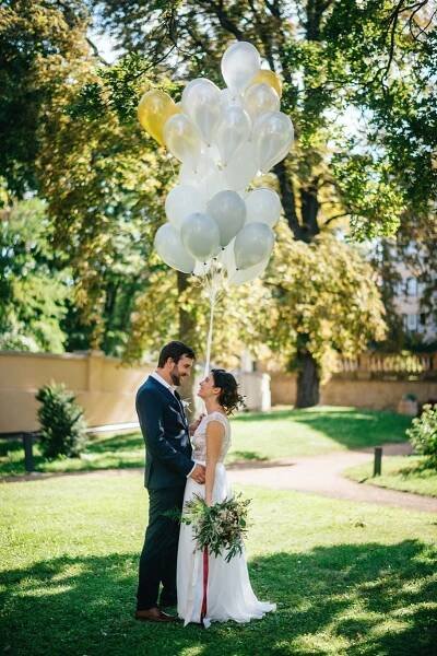 Brita & Vítek: Kouzlo vintage svatby v srdci Prahy - Wedding Factory | Svatební Agentura Praha