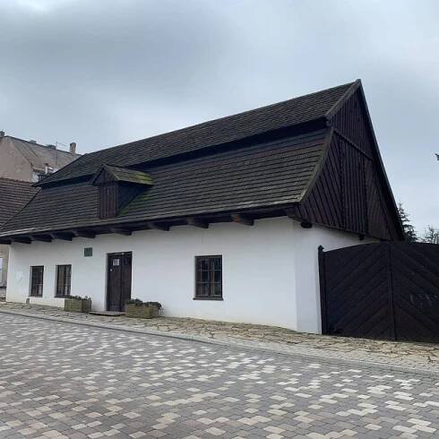 Domek Františka Vladislava Heka v Dobrušce zkoumají odborníci | foto: Jana Házová,  Český rozhlas