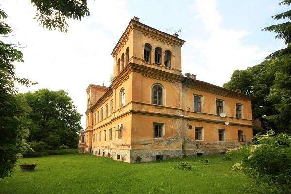 Zámek Nový Čestín