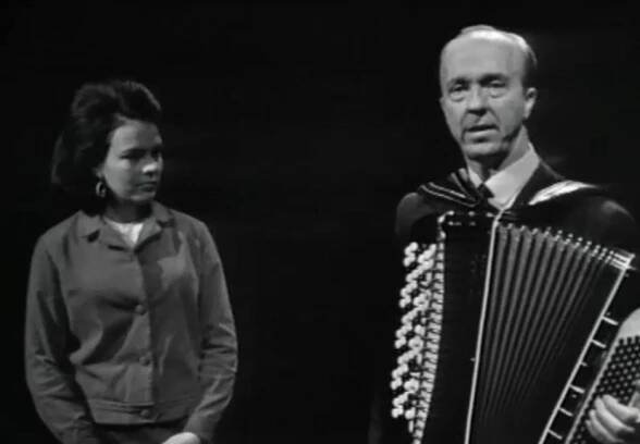 Paula Koivuniemi, Esa Pakarinen - Esan studio - Z filmu