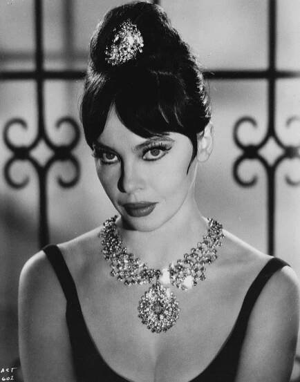 Leslie Caron - Guns of Darkness - Promo