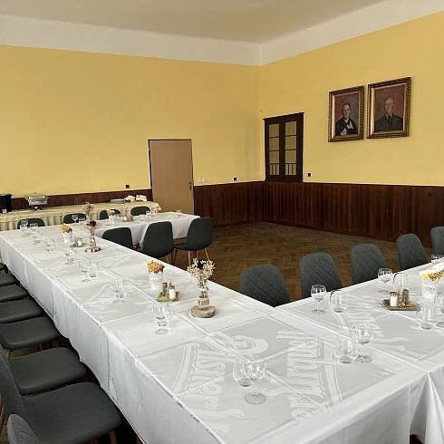 Hostinec-u-Čechů-restaurace-Příbor-pronájem-sálu-velký
