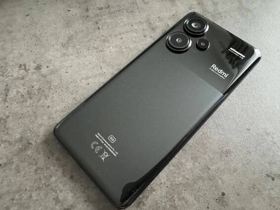 Xiaomi Redmi Note 13 Pro+ 5G, recenze, zadní strana