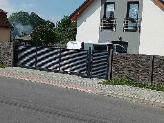 Výroba a montáž pojezdové brány a branky Nový Jičín