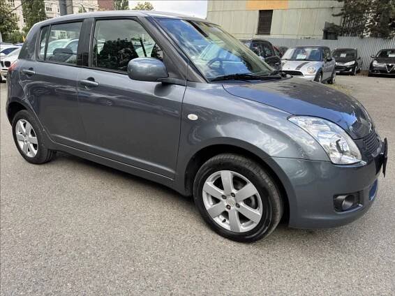 Suzuki Swift 1,3 4X4+KRASNÝ STAV hatchback - Foto 10