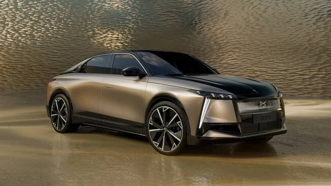 Automobilka DS představuje extravagantní crossover N°8