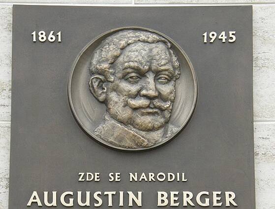 V rodných Boskovicích vzdává baletnímu mistrovi Augustinovi Bergerovi hold...
