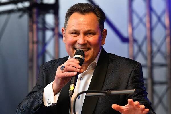 Venkovní koncert tenorů i funky kapely rozvlnil berounské letní kino