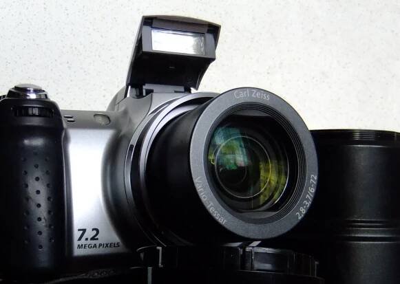 SonyDCS H5 Carl Zeiss 2,8-3,7 /36-432mm