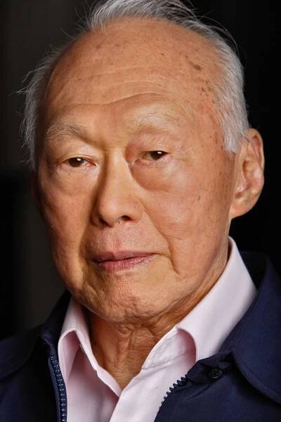 Singapore's Minister Mentor Lee Kuan Yew speaks to Bloomberg