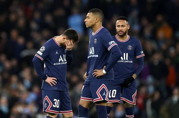 Fotbalisté Manchesteru City otočili v Lize mistrů duel s PSG, postupují ale oba