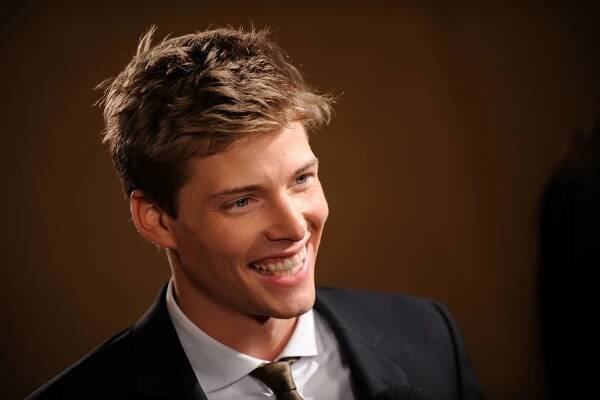 34 Facts About Hunter Parrish