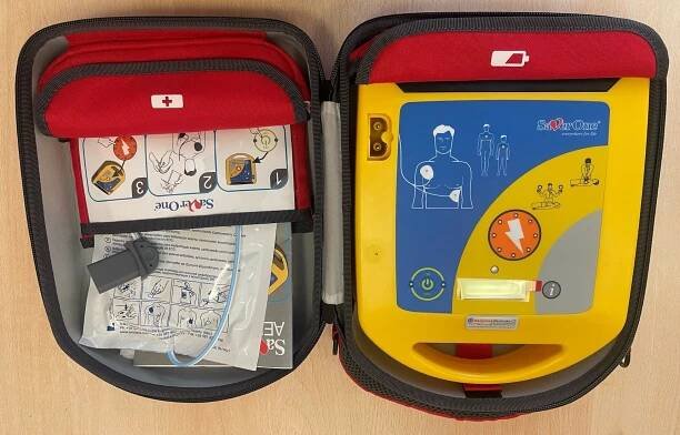První pomoc – Defibrilátor AED – Koleje VŠE v Praze – Vysoká škola ekonomická v Praze
