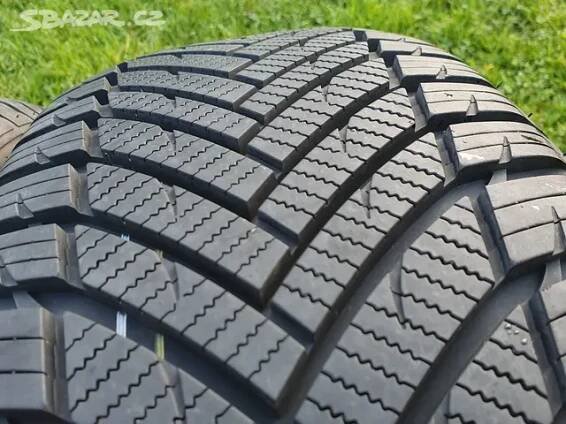 R19" 225/55/19 Téměř NOVÉ celoroční pneu 99W DOT21