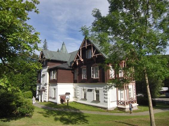 Zájezd - Horské lázně Karlova Studánka - Lázeňské domy a vily, Druhý dech v horských lázních - Cestovka Pohoda 
