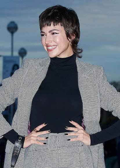 Vpředu byznys, vzadu párty. Účes „na Jágra“ stále vyvolává emoce. Mullet je trendy a nosí ho i ženy!