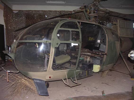 Soubor:Aérospatiale Alouette III Gunship-001.jpg – Wikipedie