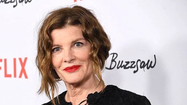 Pamatujete si na krásku ze Smrtonosné zbraně? Rene Russo slaví 70 a vypadá, jako by zastavila čas