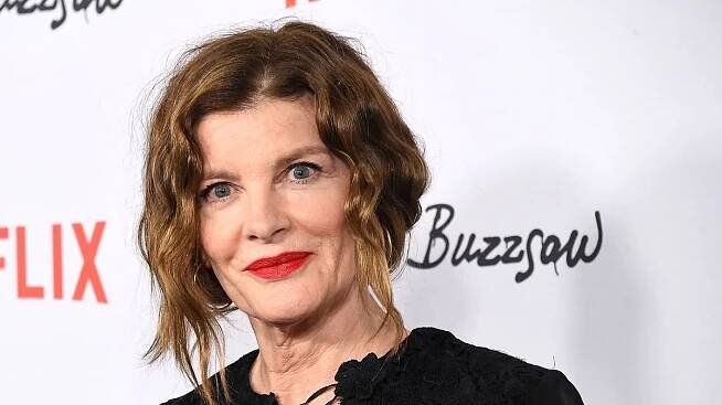 Pamatujete si na krásku ze Smrtonosné zbraně? Rene Russo slaví 70 a vypadá, jako by zastavila čas - Proženy.cz