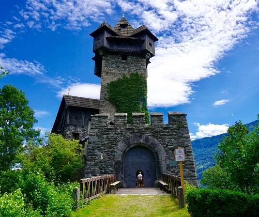 Burg Falkenstein (Niederfalkenstein) v Untergratschach