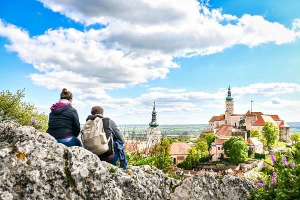 Ochutnávkové procházky Brnem jako unikátní zážitek Požitkářský Mikulov S esencí města, s architekturou i s ochutnávkou.