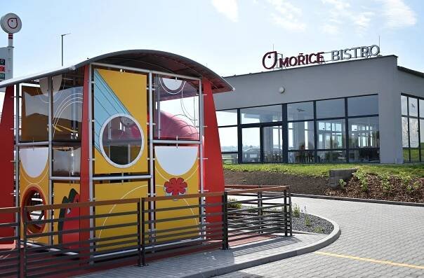 U dálnice D1 už voní hamburgery. McDonald’s na odpočívadle v Mořicích otevřel