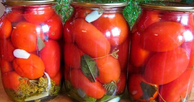 Dokonalá pochoutka na zimu: Fermentovaná rajčata se zelím