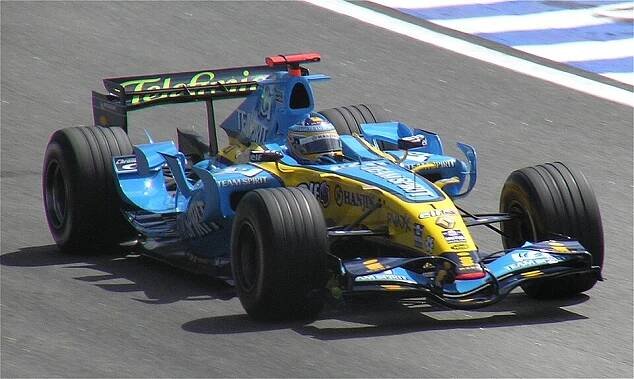 Soubor:Fernando Alonso 2006 Brazil.jpg – Wikipedie