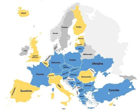 Česko nosí roušky a trasuje nakažené. Kde v Evropě sáhli ke stejným opatřením? - EURACTIV.cz