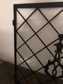 Kovová mříž na okno - Starožitnosti