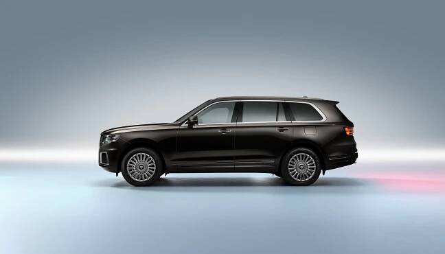 Záchrannou ruku jím podává značka Aurus, která jako soupeř automobilek Rolls-Royce a Bentley dodává automobily i na ostatní světové trhy. Aurus 