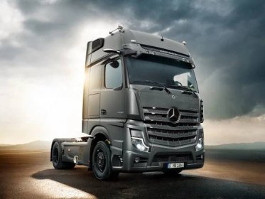 Mercedes-Benz je opět jedničkou | Trucker