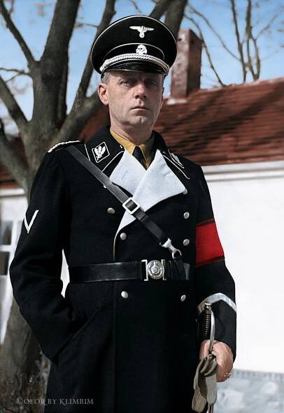 Ribbentrop, Joachim von : R