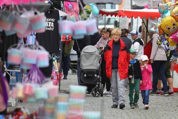 OBRAZEM: Při pouti v Přešticích se bavili malí i velcí