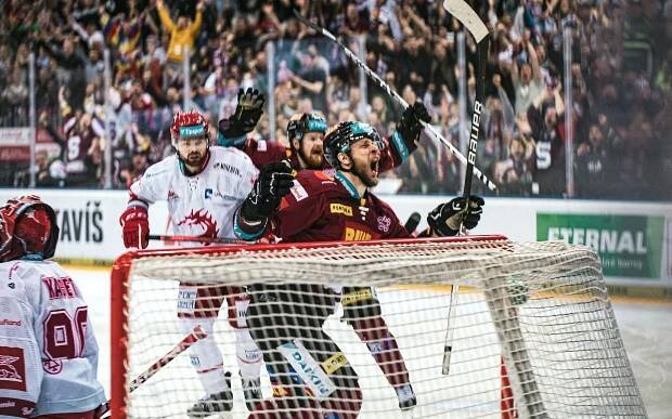 Srovnáno: Sparta se v extraligovém finále opět dotáhla na Oceláře
