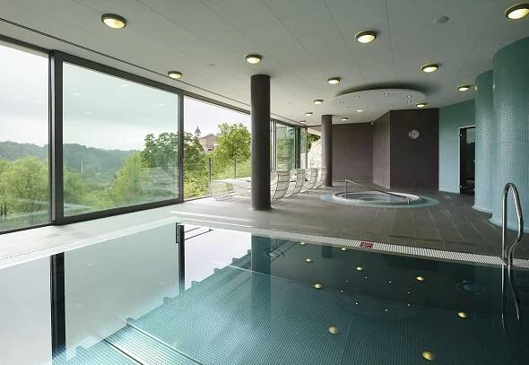 Wellness centrum s bazénem a vířivkou