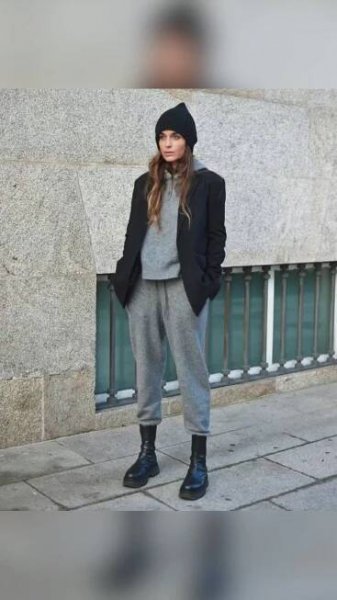 Obsahuje obrázek: Beanie & Accessories
