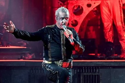 Speváka Rammsteinu vyšetruje berlínska prokuratúra pre sexuálne útoky