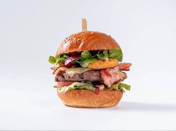 Bouda Burgers OC Čtyři Dvory | Wolt | Doručení | České Budějovice