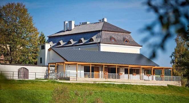 O Nás · Hotel Líšenský Dvůr ·