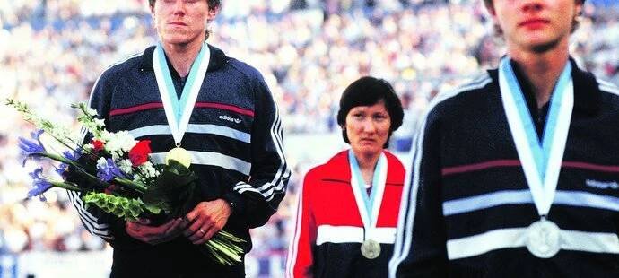 Světový šampionát Helsinky 1983: Jarmila Kratochvílová zlato, Taťána Kocembová stříbro! Třetí doběhla Maria Piniginová z tehdejšího Sovětského svazu.