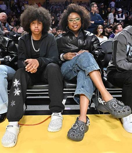 Jennifer Hudson (R) and David Otunga Jr. attend a basketball game between the Los Angeles Lakers and the Minnesota Timberwolves at Crypto.com Arena on April 30, 2025 in Los Angeles, California