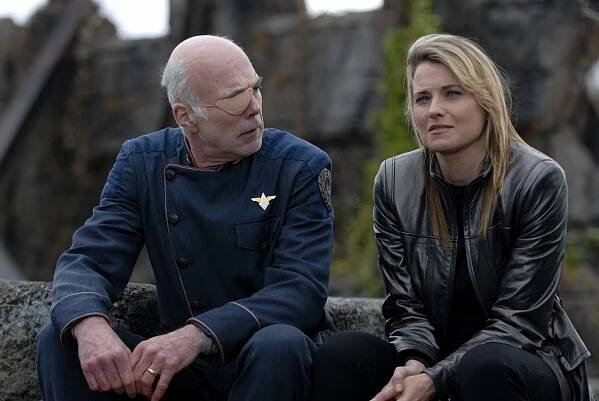 Michael Hogan, Lucy Lawless - Battlestar Galactica - Tak mě někdy napadá - Z filmu