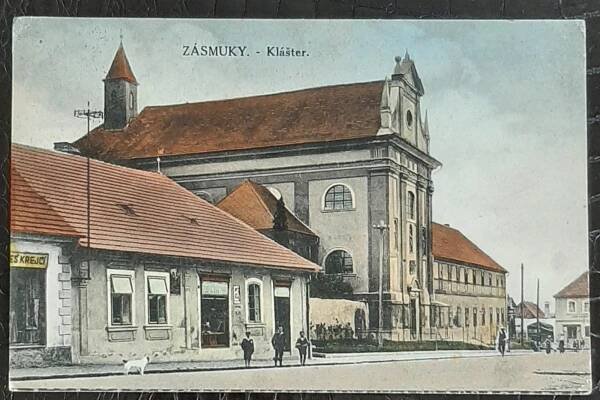Kolín Zásmuky klášter exteriér domy obchod lidé - Pohlednice místopis