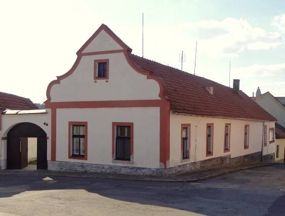 Soubor:Jevišovice - dům č.p. 68 s barokními prvky.jpg – Wikipedie